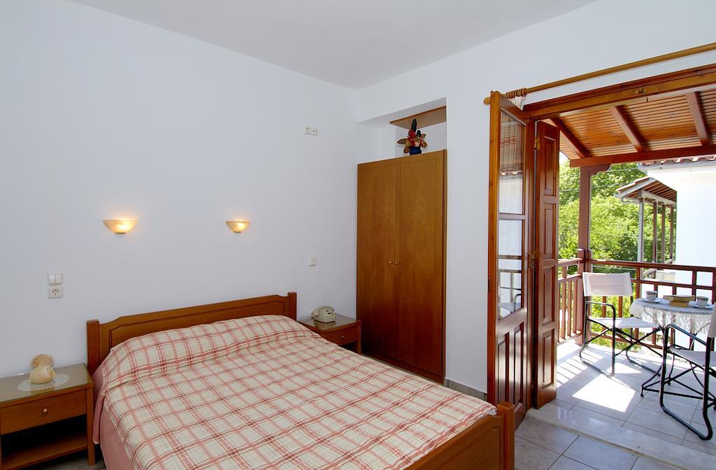Charoula Apartment Platanias  Ruang foto