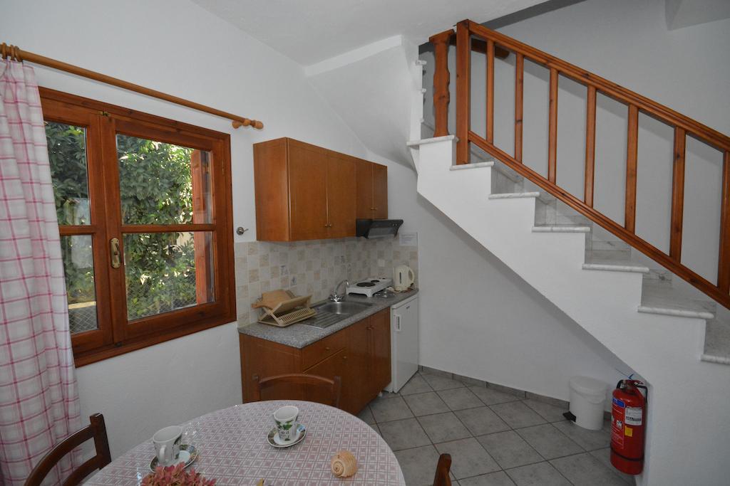 Charoula Apartment Platanias  Ruang foto