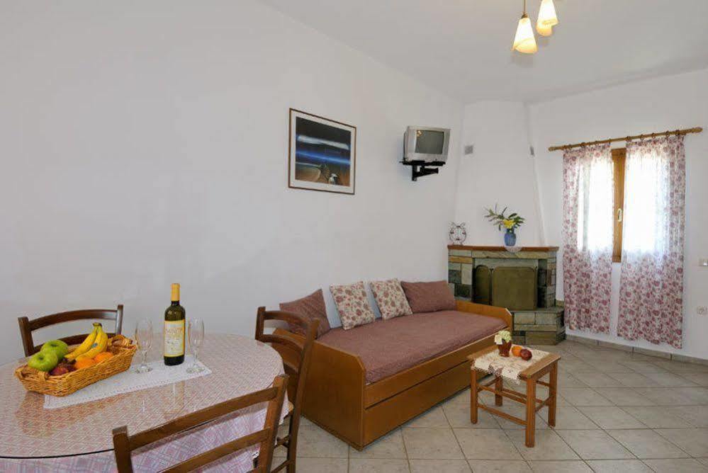 Charoula Apartment Platanias  Bagian luar foto